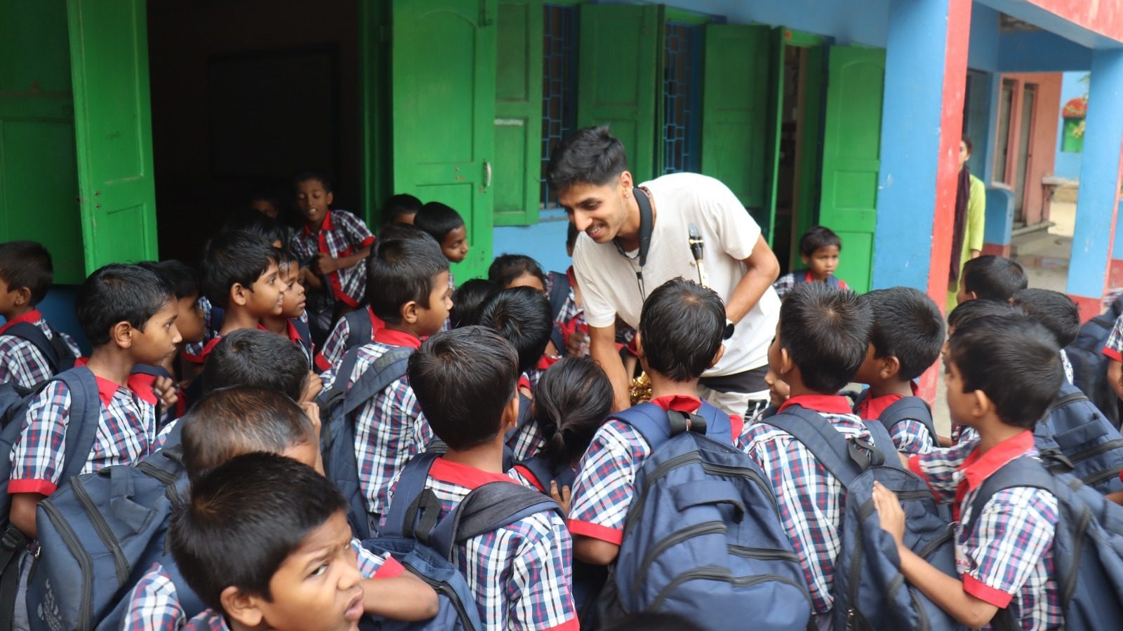 Om Satija and team engaging with communities to support Udayan Care Kolkata during the One India Run